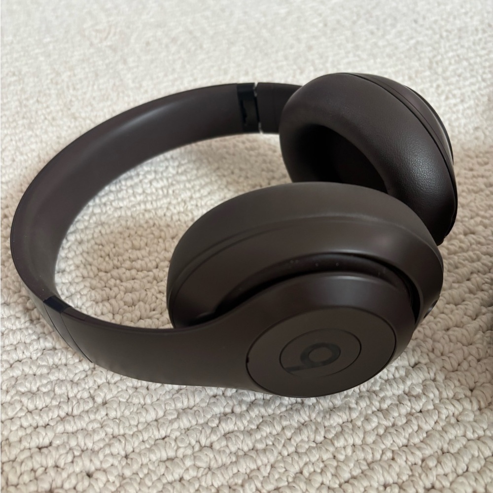 Brown beats wireless headphones